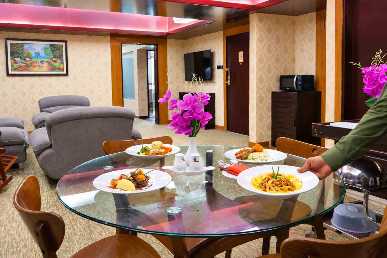 In Room Dining - Interior 2